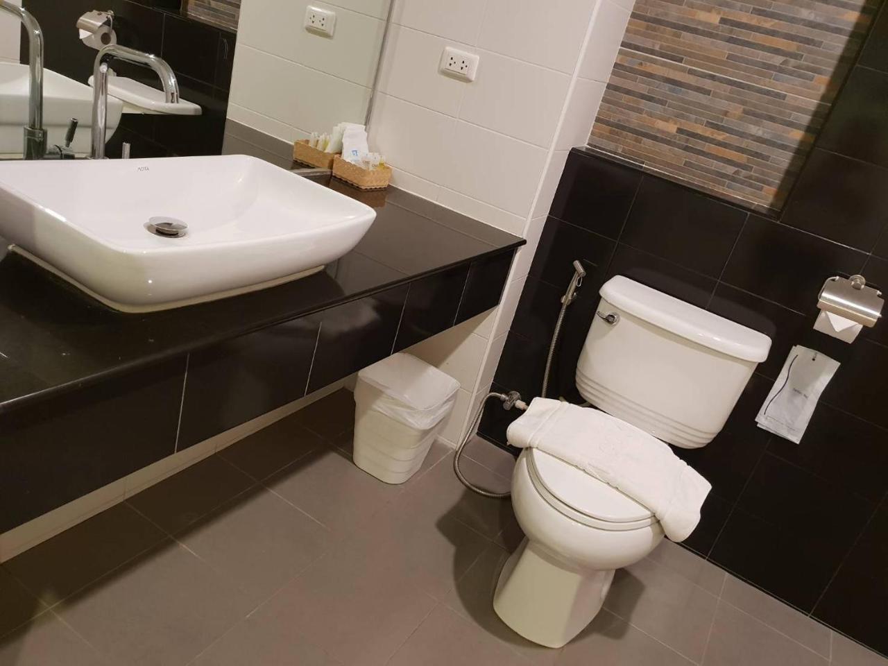 Omg Hotel Хон Каен Экстерьер фото