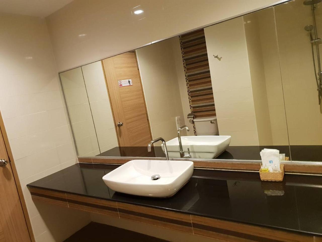 Omg Hotel Хон Каен Экстерьер фото